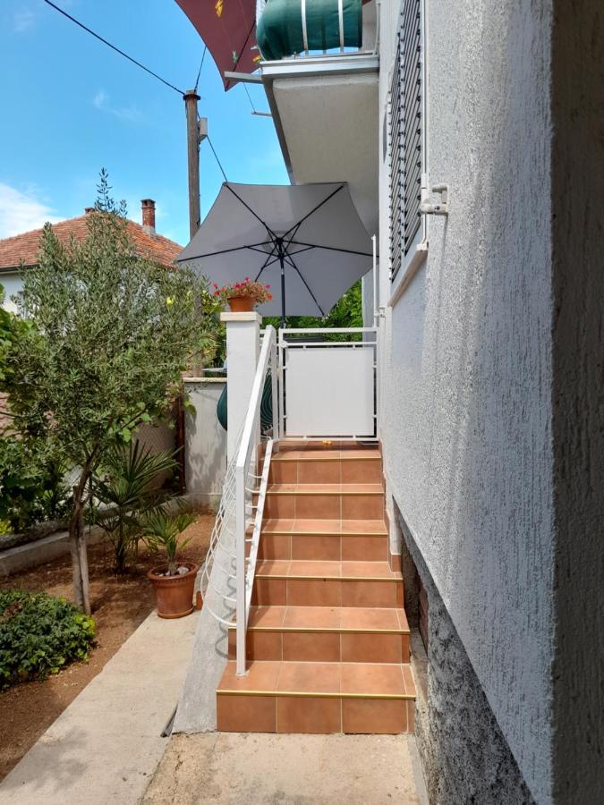 Apartment Gotovina Biograd Na Moru Exterior photo